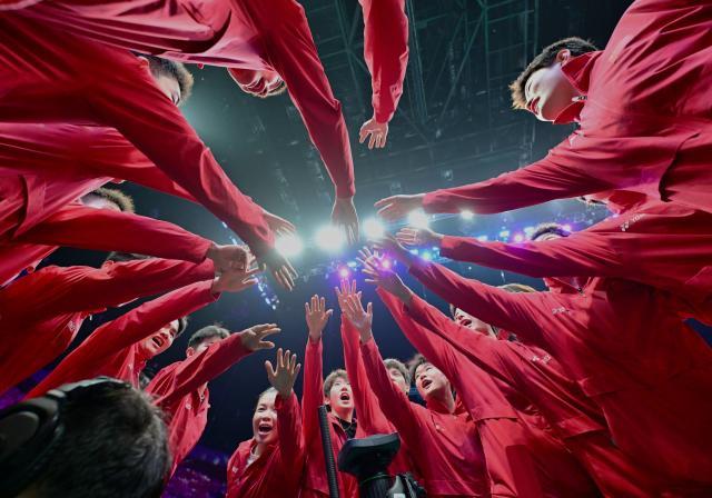 1746024077506065304.jpg (体育)(33)羽毛球——苏迪曼杯小组赛:中国队对阵泰国队XxjpseC007146_20250430_PEPFN0A001.jpg